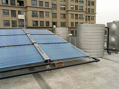 凱帝快捷酒店太陽能熱泵雙聯供熱水系統